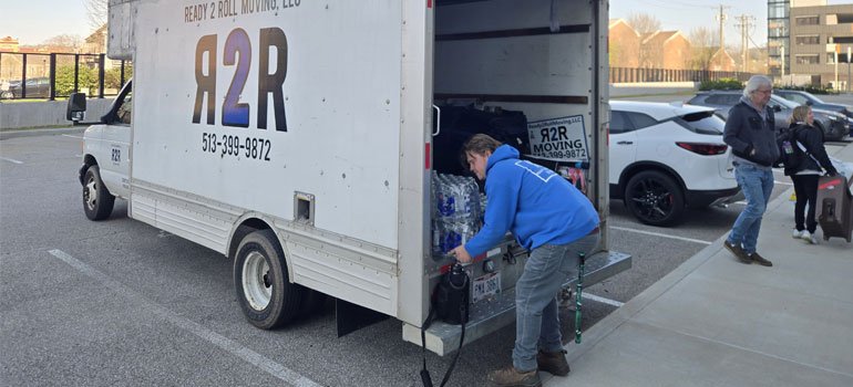 a Ready2Roll Ohio mover and a truck