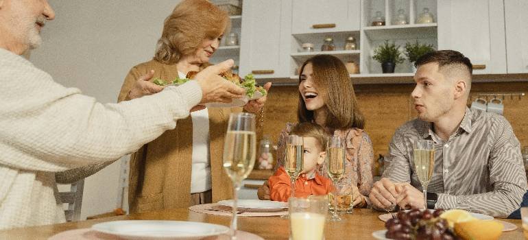 Family gathering showing how greater Cincinnati celebrates Thanksgiving