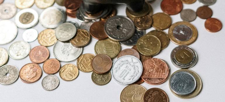 What you need to know before moving to Middletown Ohio 5 Close-up of coins scattered on a table