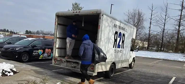 The ultimate guide to moving to Indian Hill OH in 2026 5 Truck crew helping moving to Indian Hill OH in 2026