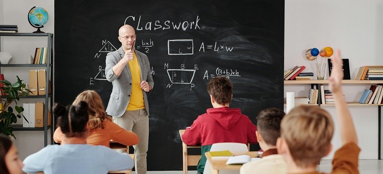 A comprehensive guide for families moving to Hamilton OH 2 classroom for children of families moving to Hamilton OH