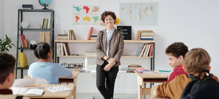 Teacher supporting moving during the school year in Cincinnati