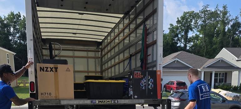 A practical guide for a relocation from Hamilton to Fairfield 1 Crew loading electronics for suburban move