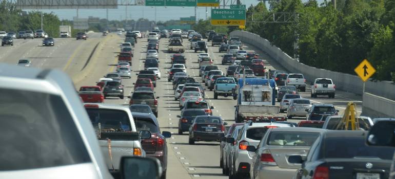 Pros and cons of living near US 22 2 people living near US 22 and driving to work