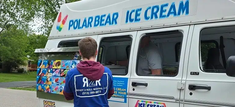 Ready2Roll mover grabbing ice cream on break
