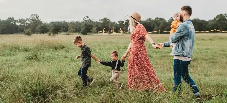 Family-Friendly Things to Do in Lebanon Ohio 3 happy young family 1