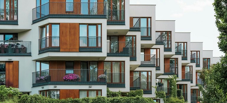 Avoid move-in day problems by checking HOA apartment and subdivision rules in Ohio 1 condo complex where residents must follow