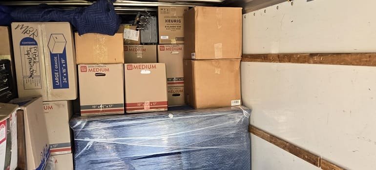 What not to pack when moving to Cincinnati 1 Loaded moving truck showing what not to pack when moving