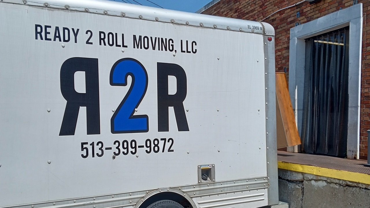 a moving truck that can help you move your Fairfield office during summer