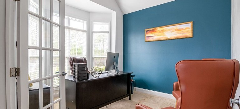 7 reasons to move your Fairfield office during summer 1 Bright office during a summer day