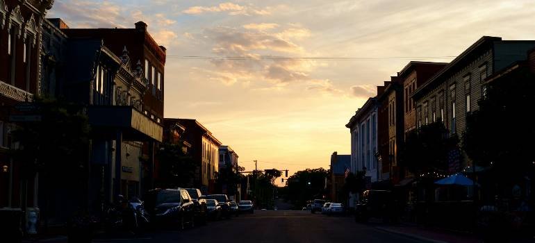 Cost and tips for moving to Lebanon Ohio this summer 6 Downtown Lebanon storefronts at sunset